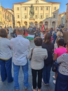 Casale, i monferrini scendono in piazza per la pace