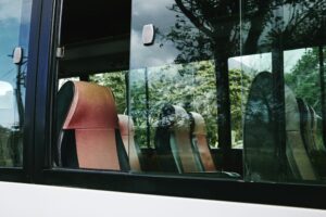 Casale, sassi contro l’autobus: individuati due minorenni