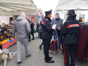 Casale, al mercato la pattuglia a piedi dei Carabinieri