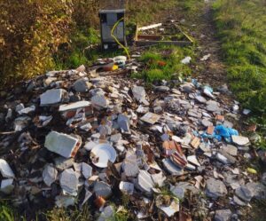 Casale: rifiuti scaricati nelle periferie. «Arrivano anche da fuori Comune»