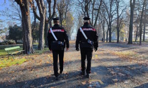Casale Monferrato, controlli serrati dei Carabinieri: presidiate centro, parchi e periferie contro degrado e spaccio