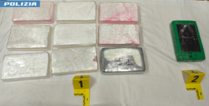Casale: oltre 10 kg di cocaina purissima nel doppio fondo. A26: arrestato 34enne