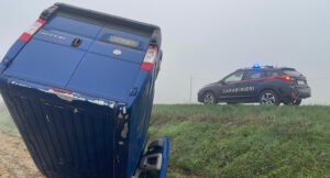 San Salvatore Monferrato: furgone in un campo sulla Sp 31. Conducente irreperibile